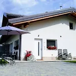A&G Apartment Aosta - Elegante Casa 100 Mq Su Due Piani Con Wi-Fi-Giardino-Parcheggio