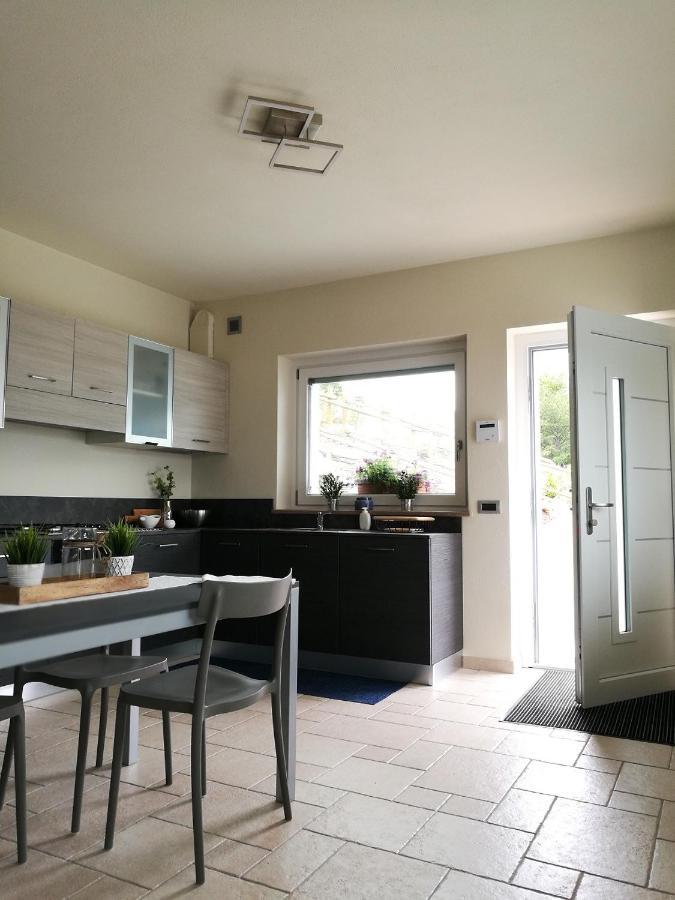 A&g - Elegante Casa 100 Mq Su Due Piani Con Wi-fi-giardino-parcheggio Holiday home Aosta