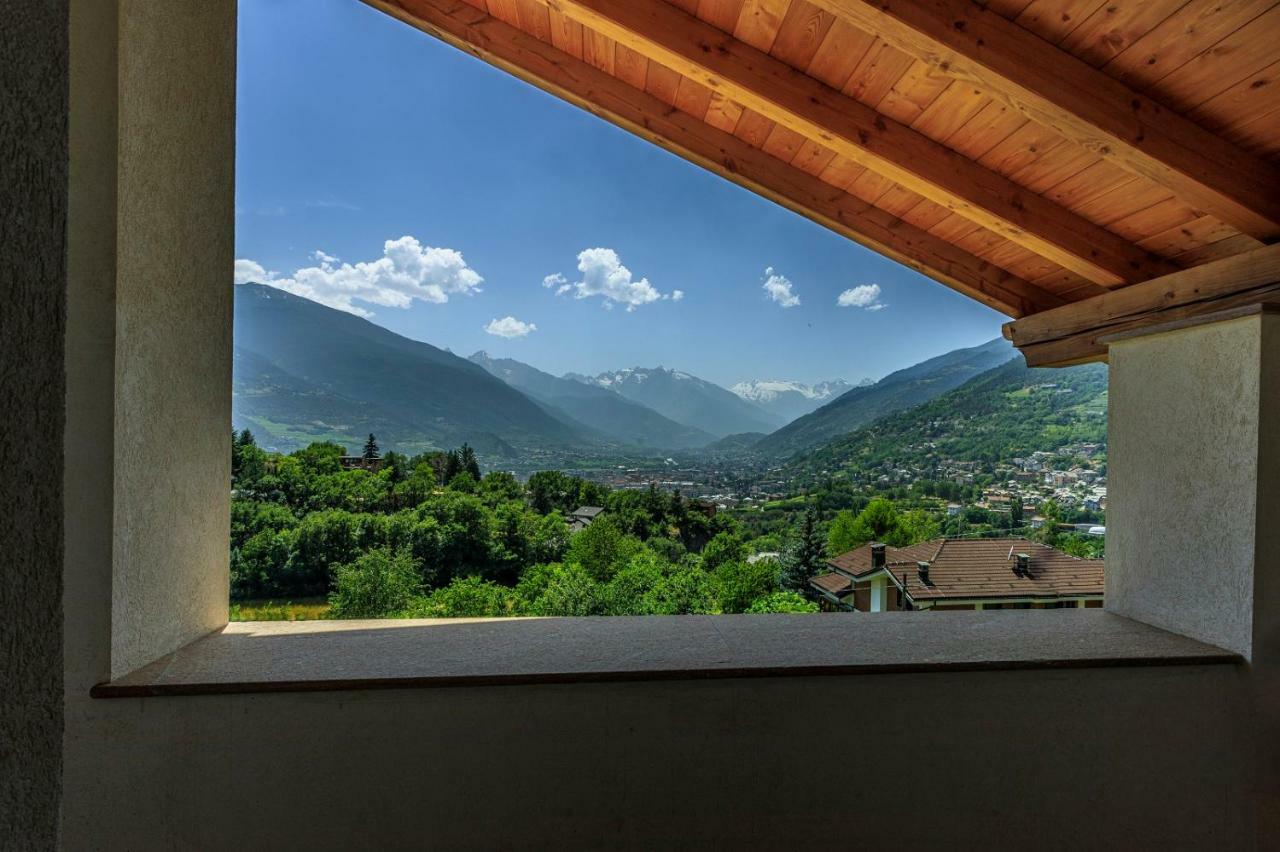 A&g - Elegante Casa 100 Mq Su Due Piani Con Wi-fi-giardino-parcheggio * Aosta
